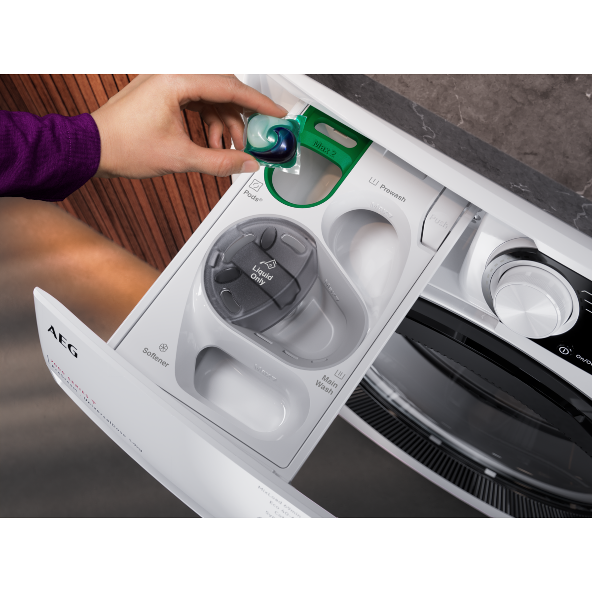 AEG - 8 kg washing machine - LFR73844VE