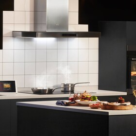 AEG kuhinjska napa u elegantnoj kuhinji 