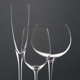 Otvorena perilica posuđa ProClean u elegantnoj kuhinji