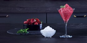 Svježe izmiješani daiquiri korištenjem AEG Gourmet Pro sjeckalici za hranu